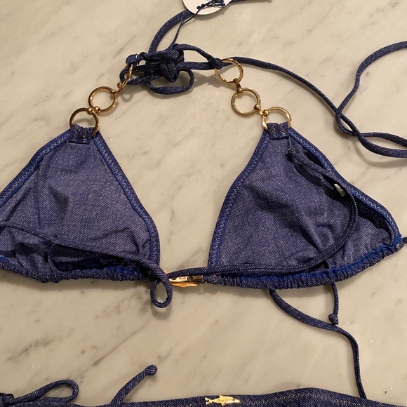 Bikini - Picture 9 of 11